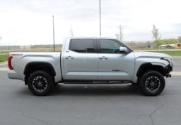 2024 Toyota Tundra 4x4 SR5 - Thumbnail 11