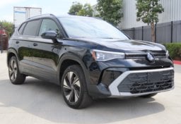 2026 Volkswagen Taos SE 4Motion - Thumbnail 4