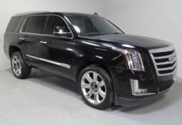 2017 Cadillac Escalade Luxury - Thumbnail 2
