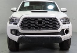2021 Toyota Tacoma  TRD Sport - Thumbnail 12