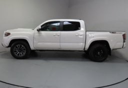 2021 Toyota Tacoma  TRD Sport - Thumbnail 5