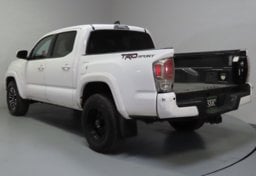 2021 Toyota Tacoma  TRD Sport - Thumbnail 10