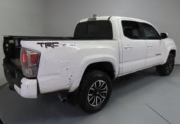 2021 Toyota Tacoma  TRD Sport - Thumbnail 8
