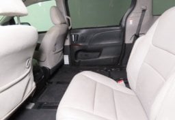 2016 Toyota Sienna AWD Limited - Thumbnail 29