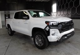 2023 Chevrolet Colorado 4x4 LT - Thumbnail 2