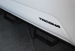 2025 Toyota Tacoma - Thumbnail 29