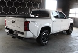 2025 Toyota Tacoma - Thumbnail 3