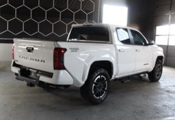 2025 Toyota Tacoma - Thumbnail 6