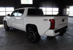 2025 Toyota Tacoma - Thumbnail 4