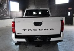 2025 Toyota Tacoma - Thumbnail 7