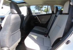 2016 Toyota RAV4 Limited AWD - Thumbnail 32