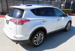 2016 Toyota RAV4 Limited AWD - Thumbnail 9