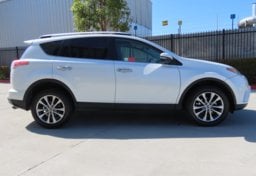2016 Toyota RAV4 Limited AWD - Thumbnail 6
