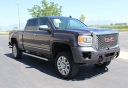 2016 GMC Sierra 2500HD Denali - Thumbnail 2