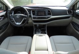 2019 Toyota Highlander LE - Thumbnail 31