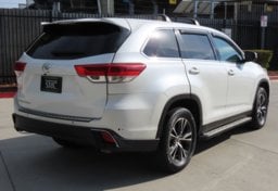 2019 Toyota Highlander LE - Thumbnail 8