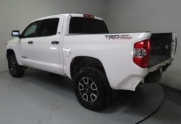 2016 Toyota Tundra SR5 - Thumbnail 7