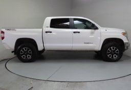 2016 Toyota Tundra SR5 - Thumbnail 5