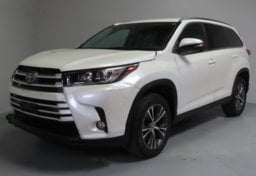 2019 Toyota Highlander XLE - Thumbnail 3