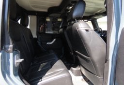 2015 Jeep Wrangler Unlimited Sahara - Thumbnail 26