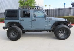 2015 Jeep Wrangler Unlimited Sahara - Thumbnail 5