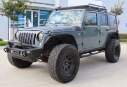 2015 Jeep Wrangler Unlimited Sahara - Thumbnail 3