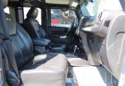 2015 Jeep Wrangler Unlimited Sahara - Thumbnail 28