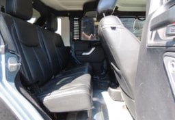 2015 Jeep Wrangler Unlimited Sahara - Thumbnail 30