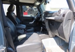 2015 Jeep Wrangler Unlimited Sahara - Thumbnail 24