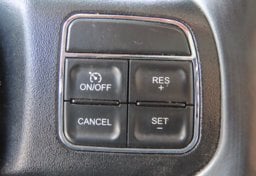 2015 Jeep Wrangler Unlimited Sahara - Thumbnail 25