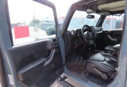 2015 Jeep Wrangler Unlimited Sahara - Thumbnail 30