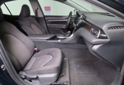 2020 Toyota Camry Hybrid LE - Thumbnail 19