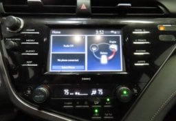2020 Toyota Camry Hybrid LE - Thumbnail 35