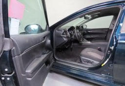 2020 Toyota Camry Hybrid LE - Thumbnail 33