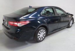 2020 Toyota Camry Hybrid LE - Thumbnail 7