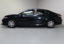 2020 Toyota Camry Hybrid LE - Thumbnail 5
