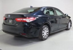 2020 Toyota Camry Hybrid LE - Thumbnail 10