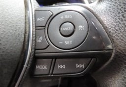 2020 Toyota Camry Hybrid LE - Thumbnail 31