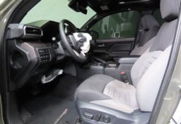 2024 Toyota Tacoma TRD Off-Road - Thumbnail 23