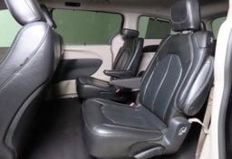 2022 Chrysler Pacifica Touring L - Thumbnail 14
