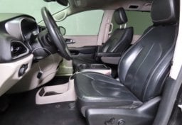2022 Chrysler Pacifica Touring L - Thumbnail 19