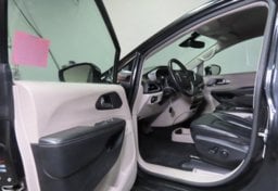 2022 Chrysler Pacifica Touring L - Thumbnail 21