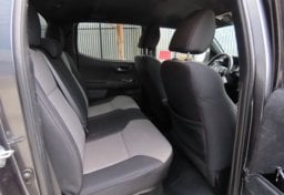 2023 Toyota Tacoma TRD Off-Road - Thumbnail 26