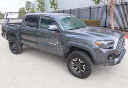 2023 Toyota Tacoma TRD Off-Road - Thumbnail 2