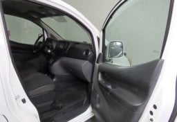 2017 Nissan NV200 SV - Thumbnail 19