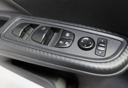 2025 Nissan Versa S - Thumbnail 28