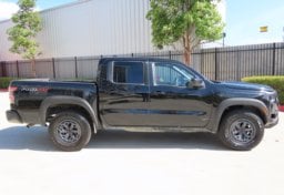 2026 Nissan Frontier PRO-4X - Thumbnail 5