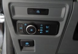 2025 Ford F-150 XLT - Thumbnail 25
