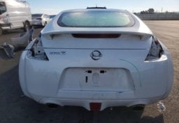 2017 Nissan 370Z - Thumbnail 6