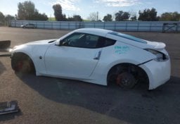 2017 Nissan 370Z - Thumbnail 2